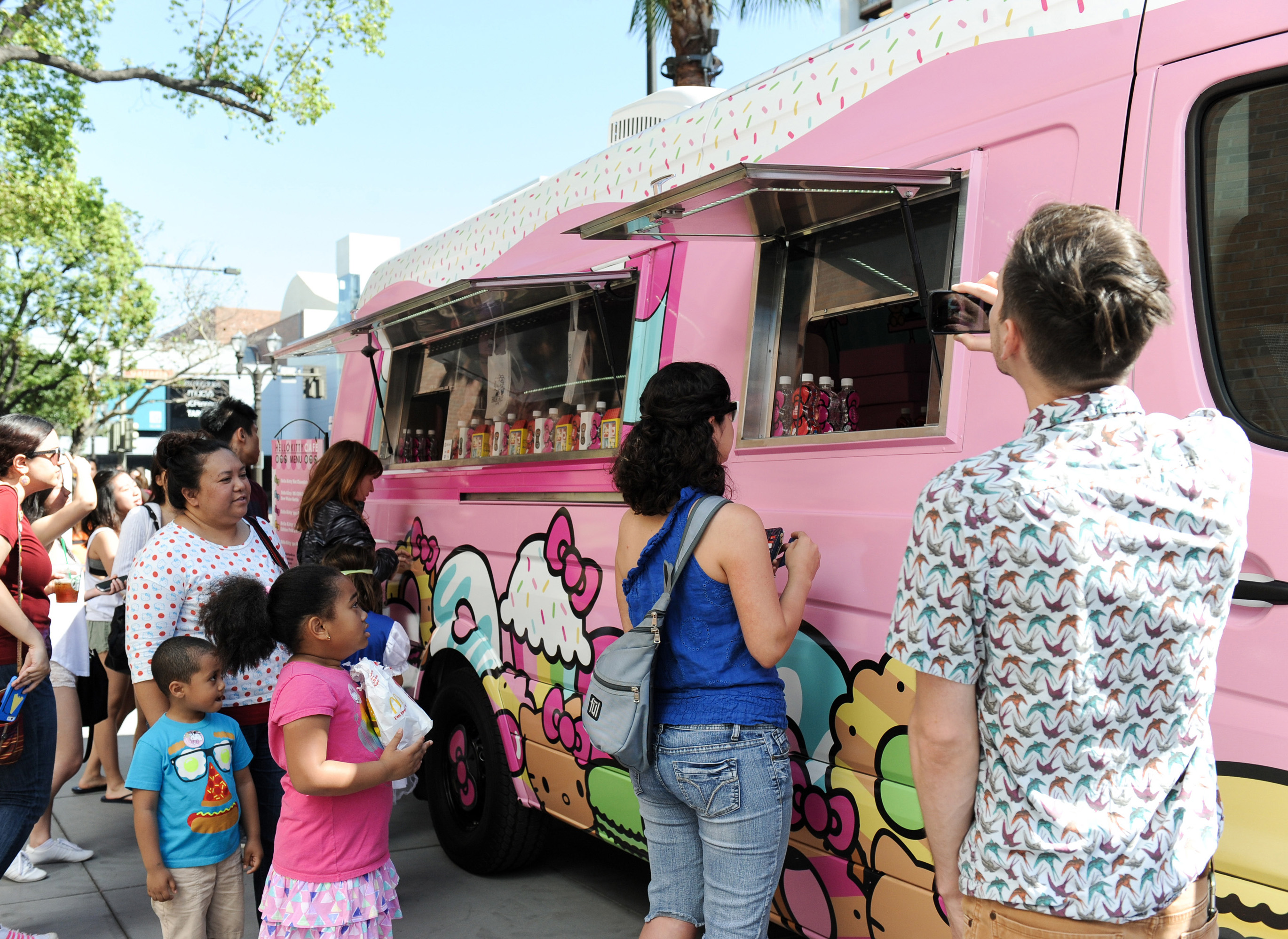 Hello Kitty Cafe Truck comes to Tampa Saturday!